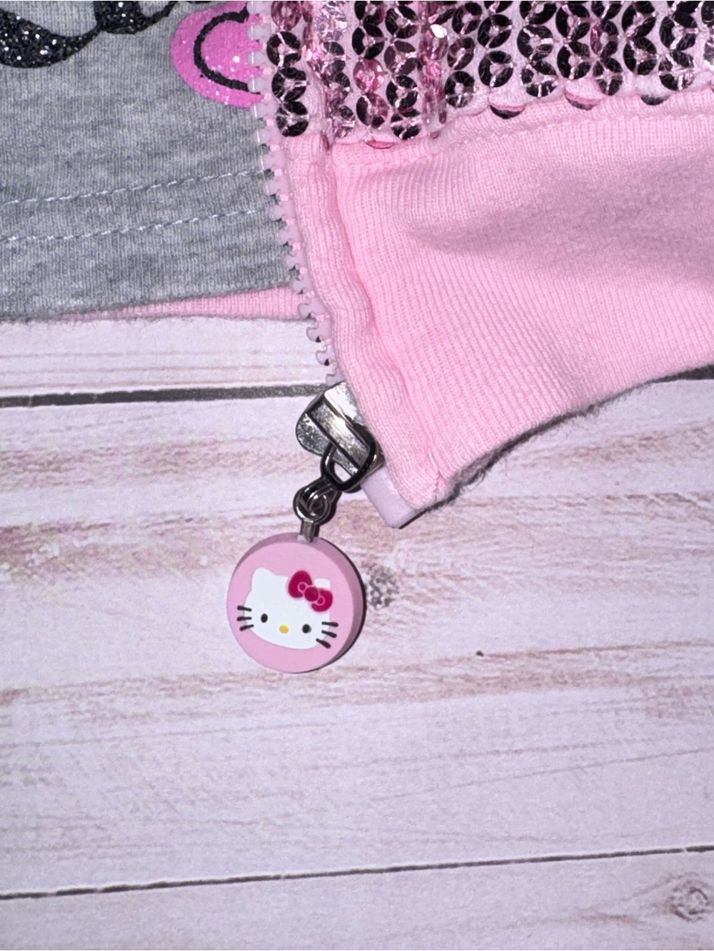 Hello Kitty sequin shirt jacket - Picture 8 of 13